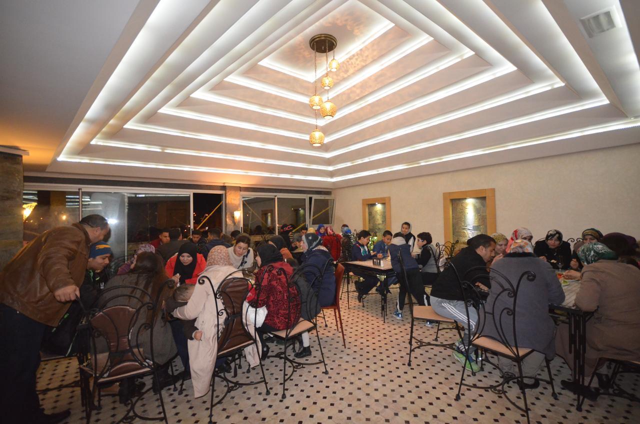 Hotel-Cafe-Restaurant Pyramides, Taza Exterior photo